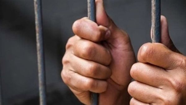 السجن المشدد ضد 4 عاطلين بالإسماعيلية بتهمة الاتجار بالمواد المخدرة