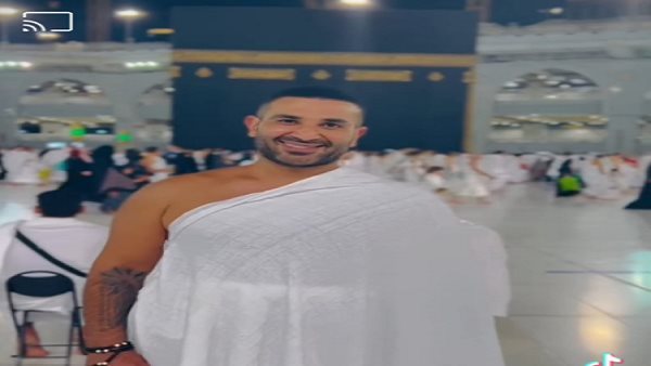 بعد الهجوم عليه.. أحمد سعد يعلق على ظهوره بالوشم خلال تأديته مناسك العمرة