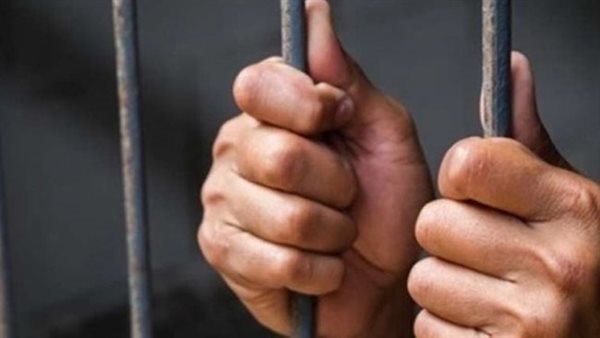 استمرار حبس عامل لقتله تاجر خردة بسبب 1000جنيه بالوراق