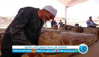 أحد عمال الحفائر لتابوت سقارة ضاحكًا: "تعبتنا بس تستاهل.. عم حسني يتحدث للفجر