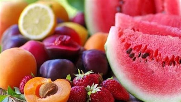 حقيقة انتشار بطيخ وخوخ مسرطن في الأسواق.. "الزراعة" تنفي.. وتؤكد سلامة الفاكهة المصرية.. البحوث الزراعية: شائعات مبالغ فيها ولا داعي للذعر.. وأبو صدام يوجه نصائح للمواطنين بشأن الفاكهة الفاسدة