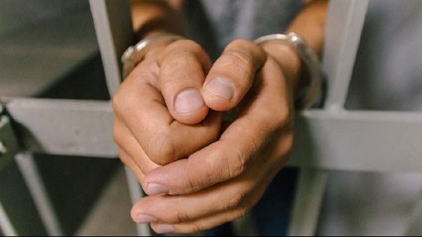 اليوم.. محاكمة عامل أشعل النيران في شقة بدار السلام