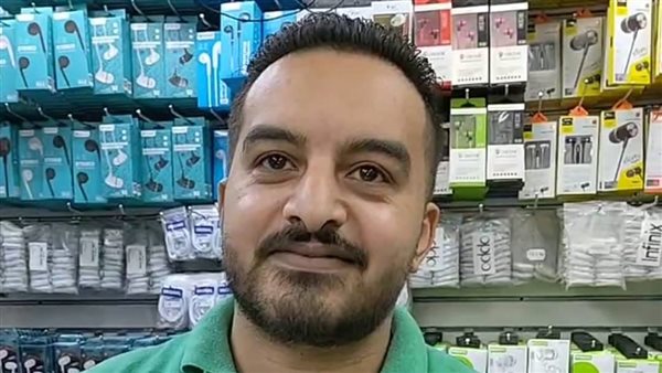 «موبايلي اتسرق.. امسك حرامي في حلوان» أحمد يُعيد الهواتف المسروقة عبر فيسبوك