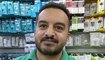 «موبايلي اتسرق.. امسك حرامي في حلوان» أحمد يُعيد الهواتف المسروقة عبر فيسبوك