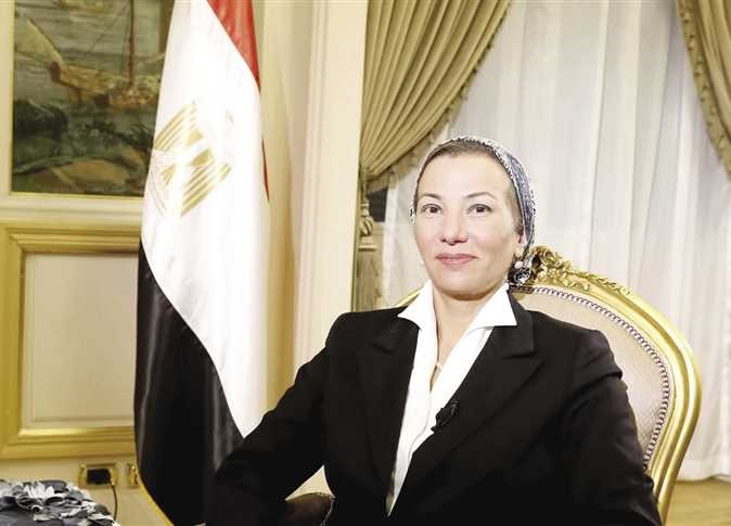 توجيهات عاجلة من الوزارة.. أول تحرك من البيئة بشأن انبعاث روائح بترولية شرق القاهرة