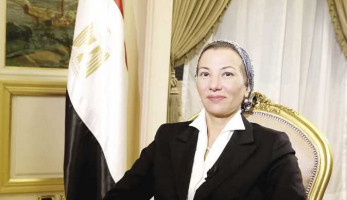 توجيهات عاجلة من الوزارة.. أول تحرك من البيئة بشأن انبعاث روائح بترولية شرق القاهرة