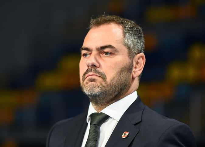 الأهلي يمدد عقد الإسباني أوجستي لموسمين إضافيين