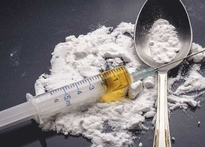 ضبط سوداني بحوزته 140 جراماً من مخدر الهيروين بالغردقة
