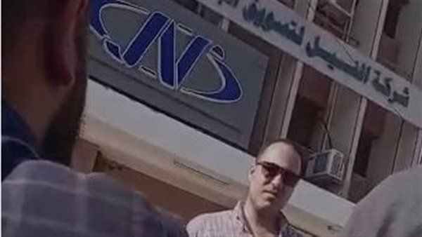 بسبب مطالبتهم بالتثبيت.. شركة النيل للبترول تجبر العمالة المؤقتة للتوقيع على عقود مقاول وتفصل الرافضين | خاص