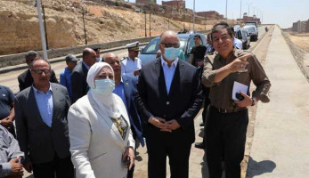 محافظ القاهرة: انتظام العمل بجميع مواقف السرفيس والأقاليم والنقل العام