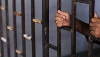 المشدد 3 سنوات لعامل زور أوراقا رسمية وسرق 10 آلاف جنيه من شقيقه بشبرا الخيمة
