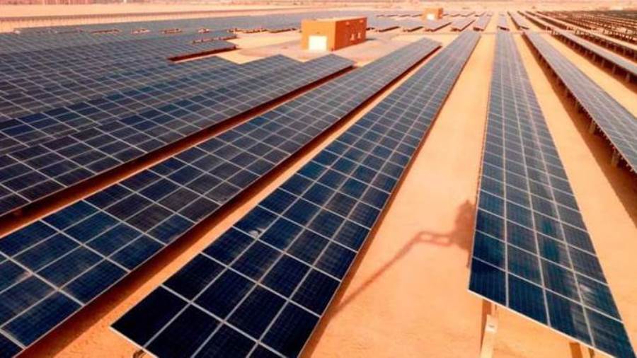 العاصمة الإدارية تطرح أكبر مشروع لتوليد الطاقة الكهربية من الشمسية
