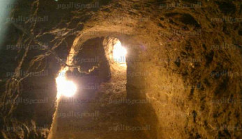 يبحث عن الآثار في حظيرة منزله.. ضبط عامل لقيامه بالحفر والتنقيب