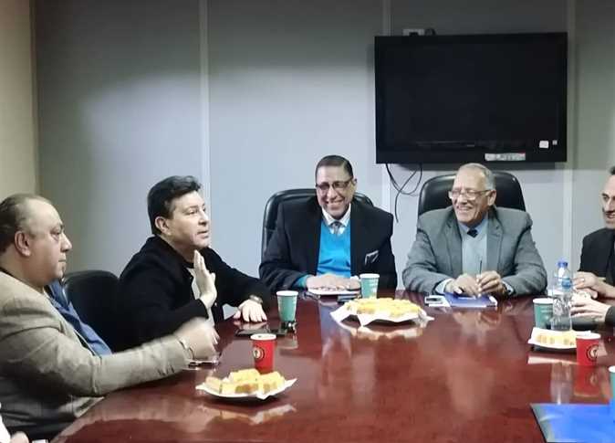 بسبب هاني شاكر.. أعضاء «الموسيقيين» يعتذرون عن اجتماع طارئ مع رئيس «النقابات الفنية»