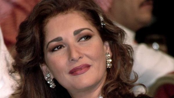 آثار الحكيم تتجاهل شائعة وفاتها.. ومصادر: الفنانة فى الساحل