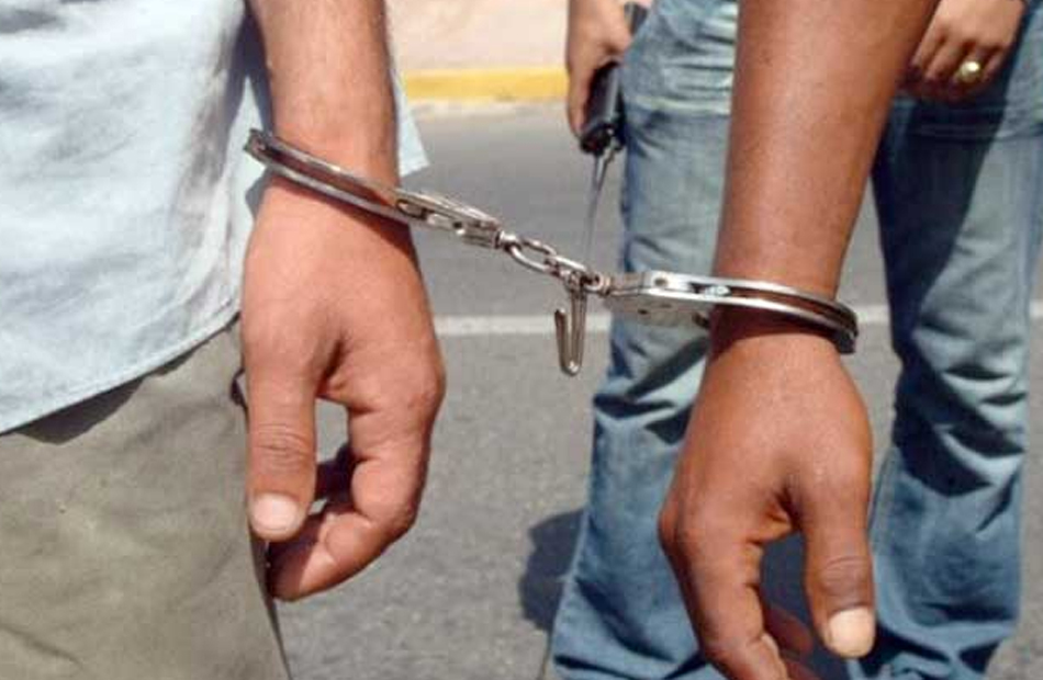 بسبب خلافات الجيرة.. التفاصيل الكاملة لضبط سائقين اعتديا على جارهما بسوهاج