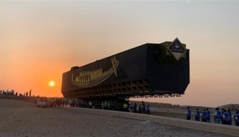 في الذكرى الأولى لنقلها.. ننشر آخر تطورات مركب خوفو بالمتحف المصري الكبير