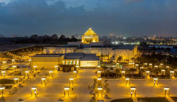 المتحف القومي للحضارة المصرية يستقبل وفدا كنديا رفيع المستوى | صور