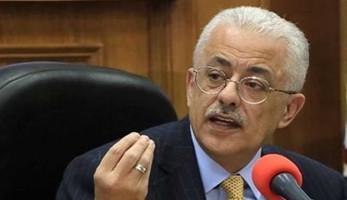 مصادر لـ "الفجر": بقاء وزير التربية والتعليم في منصبه
