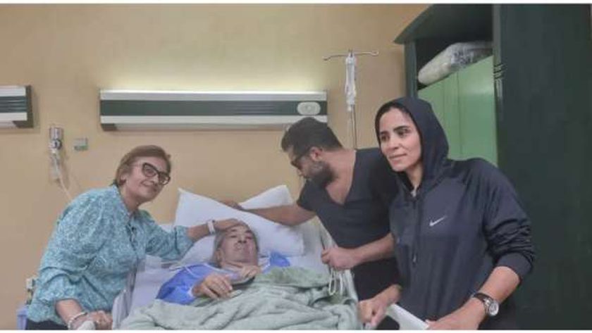 5 مواقف إنسانية لا تنسى لـ تامر حسني.. عالج طفل ودعم محارب سرطان