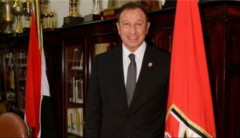 فرمان من الخطيب.. مدرب عالمي يقترب من تدريب الأهلي .. تفاصيل