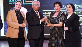 طلب احاطة بالبرلمان ينتقد تكريم وزير التعليم لـ «لبلبة»: «المعلمون أولى»
