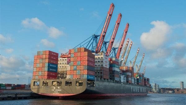 مصادر: البنوك بدأت قبول الدولار من الشركات للاستيراد وفتح الاعتمادات المستندية