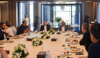 وزير السياحة والآثار يبحث زيادة الحركة الوافدة مع كبار منظمي الرحلات الأوروبية