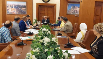 محافظ بورسعيد يبحث استعدادات استقبال العام الدراسي الجديد