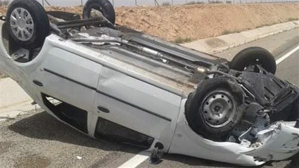 بالأسماء.. إصابة 2 فى حادث انقلاب سيارة بمطروح
