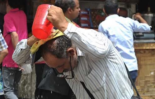 هل ستنخفض درجات الحرارة وتتحسن حالة الطقس؟.. الأرصاد تجيب