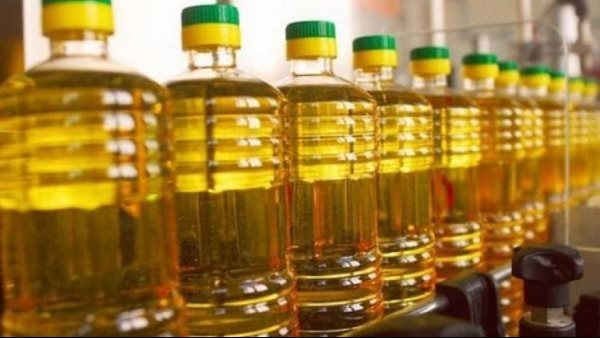 مصدر: رفع سعر الزيت التموينى إلى ٢٥ جنيهًا بدلًا من ٢٣ للزجاجة الـ٨٠٠ مل