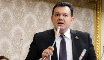 النائب أحمد مقلد يتقدم بطلب إحاطة لحماية طلاب مدرسة بحلوان من عقار آيل للسقوط