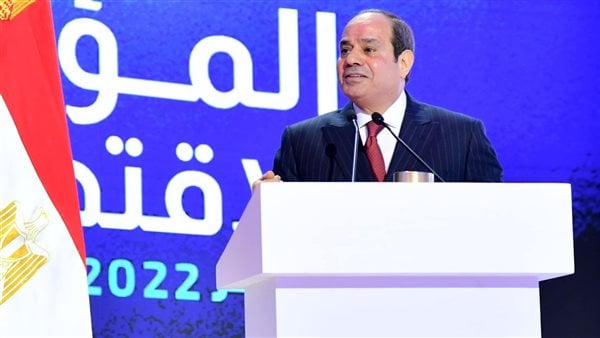 مصادر: الرئيس يوجه بعلاوات إضافية وزيادة في الأجور
