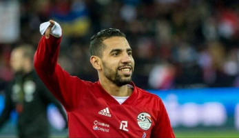 هل أصيب مؤمن زكريا بفيروس كورونا من السوبر؟.. "الفجر" تجيب