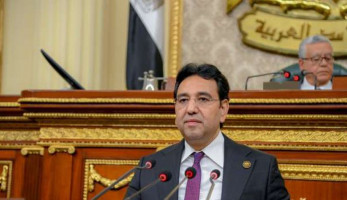طلب إحاطة للتصدي لظاهرة تناول الفيتامينات دون استشارة الطبيب