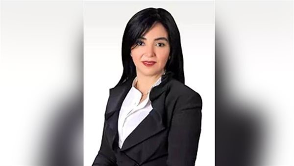 برلمانية تسأل الحكومة حول «سرنجات معبأة بالشيكولاتة» تباع أمام المدارس