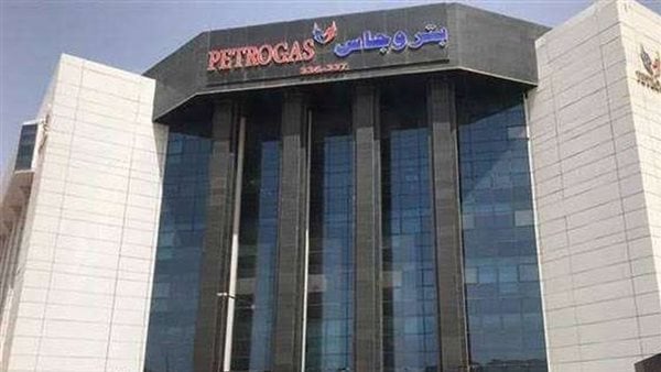 ممنوع التصوير.. «بتروجـاس» تمنع العاملين من استخدام الهواتف داخـل مواقعها