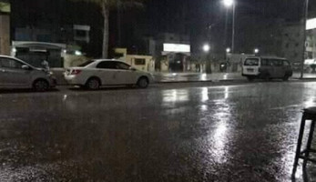 أمطار متقطعة على شوارع قرى ومدن دمياط.. وحملات لكسح المياه