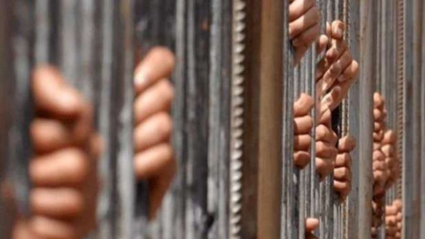 ضبط ربة منزل وعاطل بتهمة الاتجار في المخدرات بالقاهرة