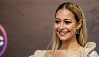 تأجيل مسرحية منة شلبى «ساعة حظ» حتى إشعار آخر