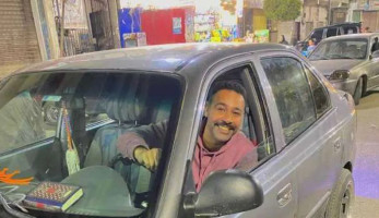 شاب يعثر على 34 ألف جنيه في أسيوط ويرد المبلغ لصاحبته.. «ثمن عملية أورام»