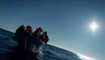 مراكب الجحيم.. حكايات لشباب مصريين في سجون ليبية بسبب الهجرة غير الشرعية