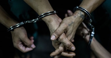 سقوط 35 عاطلا بحوزتهم مواد مخدرة وأسلحة نارية قبل ترويجها بالقليوبية
