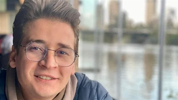 مصدر يكشف لـ القاهرة 24 تفاصيل وفاة إعلامي وإصابة 4 آخرين إثر انقلاب سيارتين