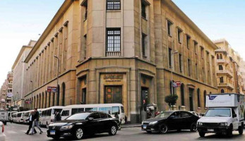 مصدر مصرفي: البنك المركزي يستثني فئات من قرارات توفير العملة الأجنبية