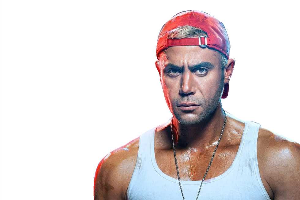 رفع فيلم «عمهم» لمحمد عادل إمام من دور السينما بسبب محمد هنيدي