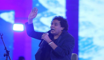 خاص| حقيقة استعداد محمد منير لطرح "مسألة السن"