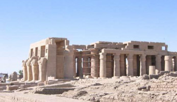 الكشف عن مقبرة ملكية بمنطقة الوديان الغربية بالبر الغربي بالأقصر