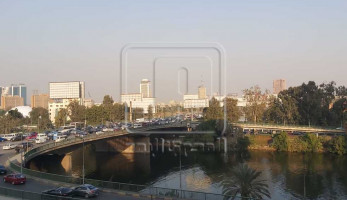 اختفاء الإعلانات بأشهر طرق العاصمة.. ابحث عن الدولار (صور)